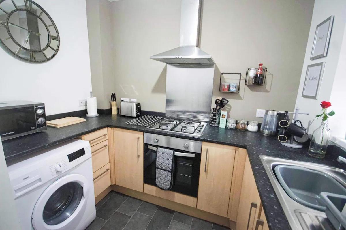 Affordable Digs Nr City Centre Sleeps5 Free Secure Parking Coventry Exterior photo